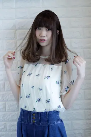 セミロング カラー ヘアアレンジ 🌿‬ ܸAir 透明感🌱西村知佳のヘアスタイル