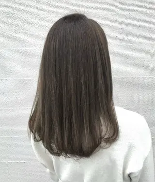 ロング 中川 茜里のヘアスタイル