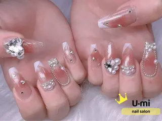 ネイル UMI ネイルサロン新宿🎀のネイルデザイン