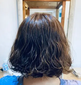 ミディアム 林 エリのヘアスタイル