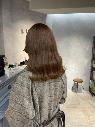 ミディアム Cielro/ダブル カラー/西田咲希のヘアスタイル