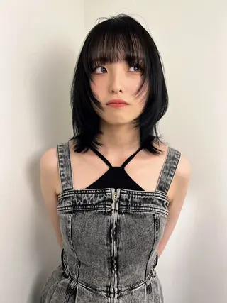 ミディアム Airi 韓国y2k ハイレイヤーのヘアスタイル