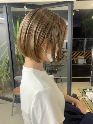 ショート カラー leben serikaのヘアスタイル