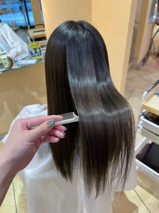 ロング パーマ 最高の髪質改善🩵 艶カラー 惠美のヘアスタイル