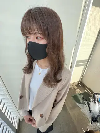 セミロング カラー 韓国🇰🇷レイヤー 映える顔周り🩷のヘアスタイル