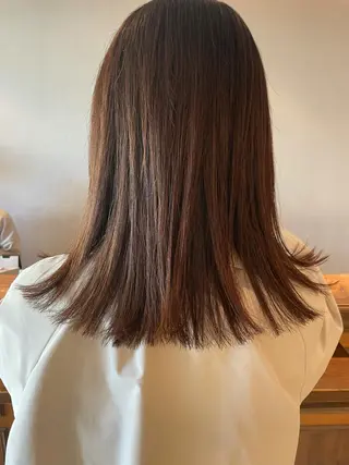 セミロング カラー 鎌田 愛のヘアスタイル