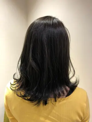 カラー 伊東 彩花のヘアスタイル