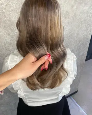 ロング カラー UNDER vr 【アンダーバー】のヘアスタイル