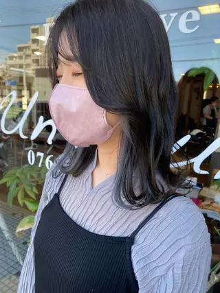 ミディアム 立野 希沙のヘアスタイル