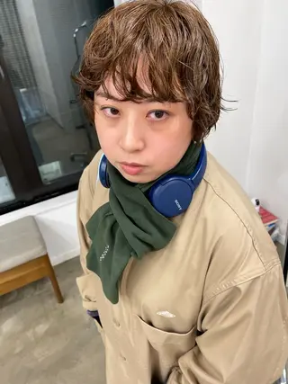 ショート カラー パーマ 💓パーマ，💗 レイヤーカットのヘアスタイル