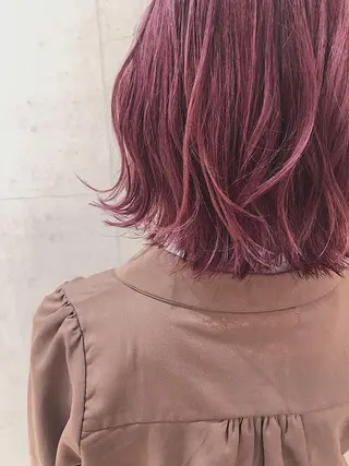 ミディアム カラー 岸田 梓武生のヘアスタイル