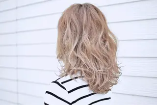 ミディアム カラー 信原 獎人のヘアスタイル