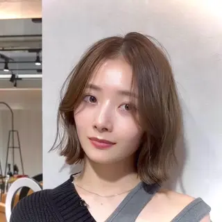 ショート RYU/レイヤー /透明感艶カラーのヘアスタイル