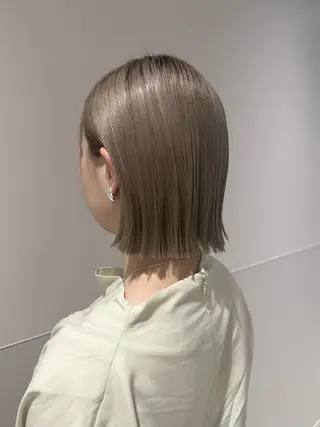 ショート カラー パーマ ヘアアレンジ メンズ キッズ ネイル マツエク・マツパ アイブロウ 切りっぱなしヘアボブ ミディアムヘアRYOのヘアスタイル