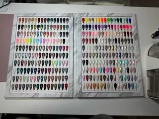 ネイル Glitter Nailのネイルデザイン