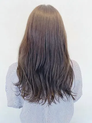 ロング カラー 伊藤 さやかのヘアスタイル