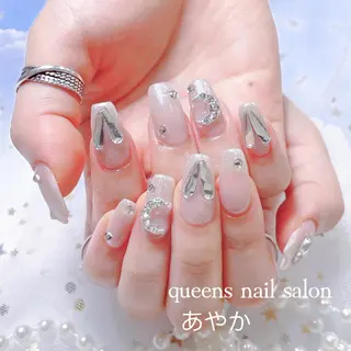 ネイル queens nailsalonのネイルデザイン