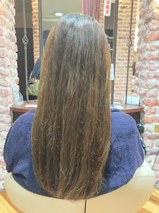 ロング カラー 谷口 真代のヘアスタイル