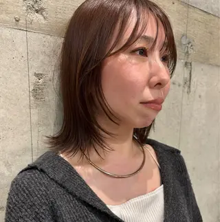 ミディアム 瑠己杏 :ボブ/ ハイトーンワンカラーのヘアスタイル