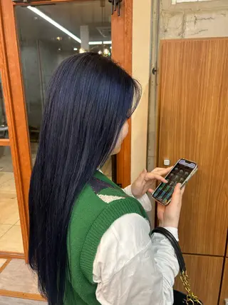 ロング カラー 顔周りレイヤー/ ふわあいりのヘアスタイル