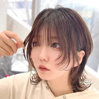 ミディアム ウルフカット/ ハッシュカット/山路のヘアスタイル