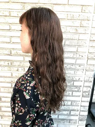 ロング パーマ 小久保 なるみのヘアスタイル