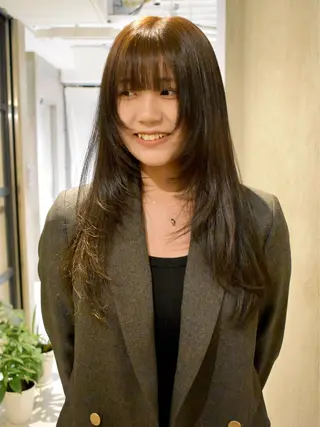 ロング マツイ モモノのヘアスタイル