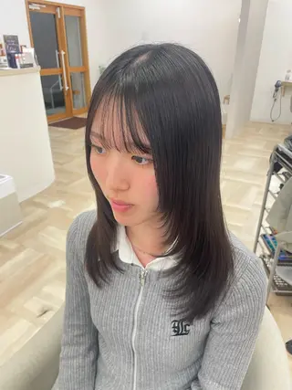 セミロング 川下 葉音のヘアスタイル