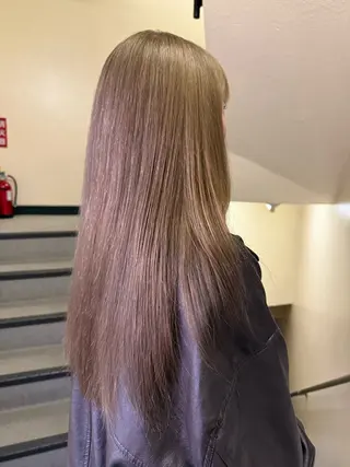 カラー 寺崎 由衣のヘアスタイル