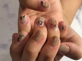 ショート カラー ネイル マツエク・マツパ illum hicariのネイルデザイン