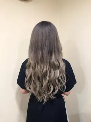 ロング 工藤 綾華のヘアスタイル