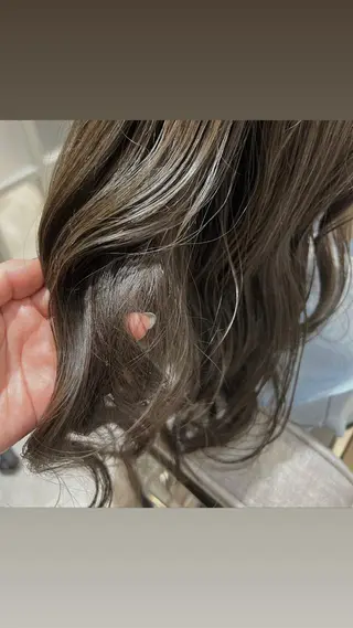 セミロング カラー ヘアアレンジ 暗髪カラー🫐パーマ おくだりんかのヘアスタイル