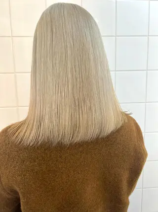 ミディアム カラー ヘアアレンジ 🧨ブリーチー×ボブ レイヤー💎じゅえるのヘアスタイル
