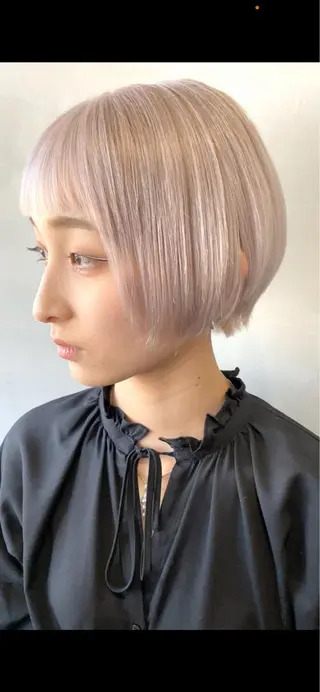 ショート カラー 艶ハイトーンブリーチ 🌈小林侑雅のヘアスタイル