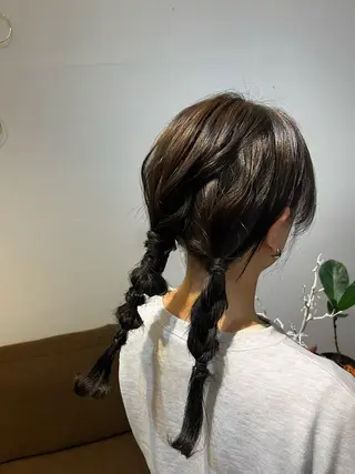 セミロング カラー ヘアアレンジ 臺 佳連のヘアスタイル