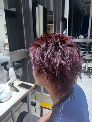 ショート カラー 山内 優成のヘアスタイル