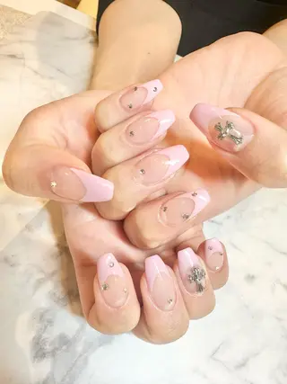 セミロング ネイル 痛ネイル🩶推し活 🤍店長sagawaのネイルデザイン