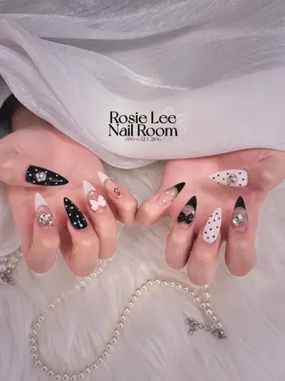 ネイル ROSIE LEEのネイルデザイン