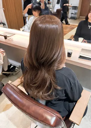 セミロング 山本美月🌈艶カラー 🦄暖色カラー🌈のヘアスタイル