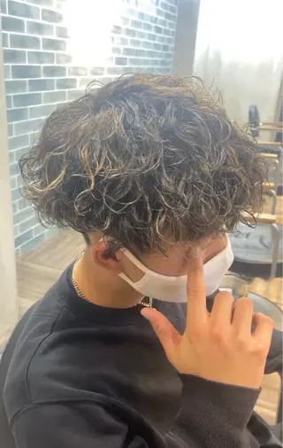 ショート パーマ メンズ 寳泉 章弘のヘアスタイル