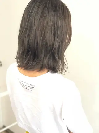 ミディアム 日高 香織のヘアスタイル