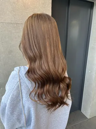 セミロング カラー 吉野 瑳桜のヘアスタイル