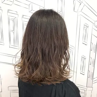 ミディアム カラー TOMOKA 艶髪/透明感カラーのヘアスタイル
