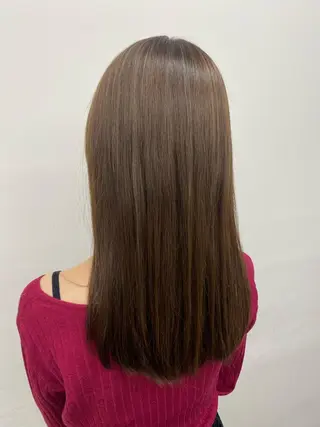 カラー 上田 エミのヘアスタイル