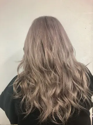 カラー ダブルスキルエクステ /羽エクステ白石宇由のヘアスタイル