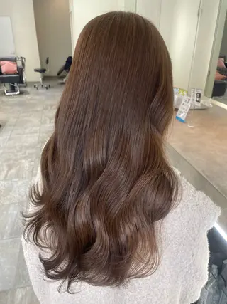 ロング ユナ ナチュラル／透明感のヘアスタイル