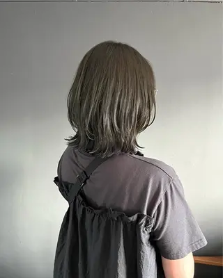 ミディアム カラー 暗髪とオリーブ🌿 渡辺拓人のヘアスタイル
