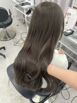 ロング カラー 柔らかオリーブ🌿 HIMARI🌻のヘアスタイル