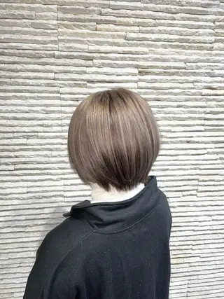 ショート カラー 嶋田 ゆきのヘアスタイル