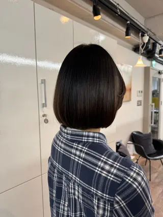 ショート 赤み無し柔らかカラー 【梅田】madokaのヘアスタイル